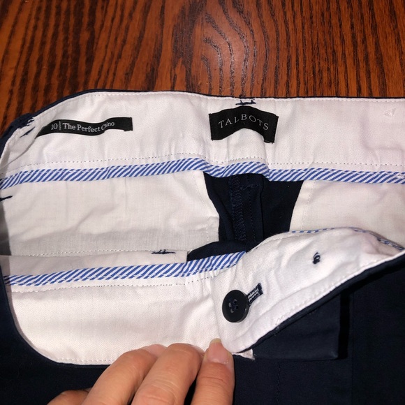 NWOT TALBOTS SIZE 10 THE PERFECT CHINO NAVY BLUE FRONT AND BACK POCKETS - Picture 4 of 5